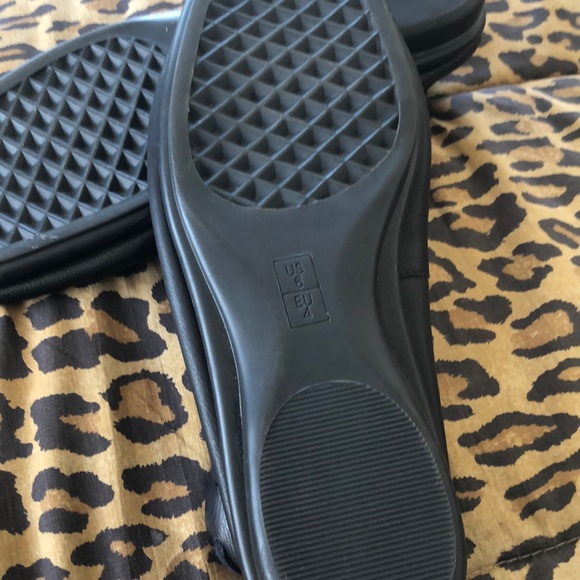 VERY COMFORTABLE SOFT LEATHER BLACK SHOES - Picture 2 of 2